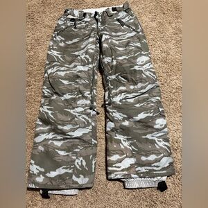 Turbine Camouflage Snow Pants girls Medium